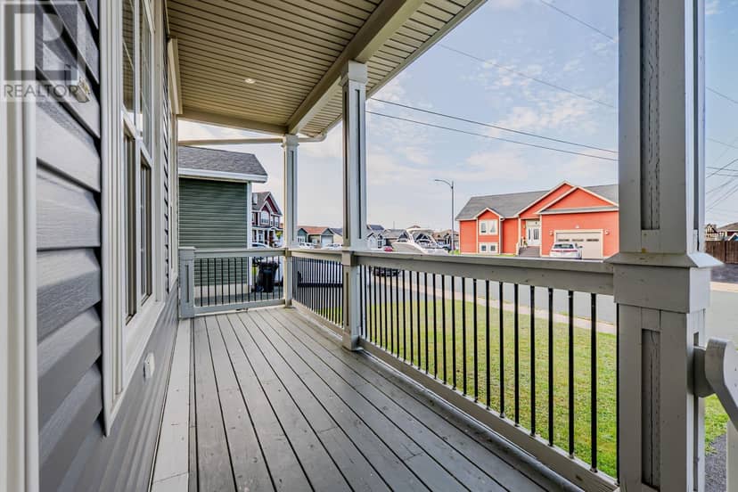 28 Kenai Crescent — photo 7 of 40