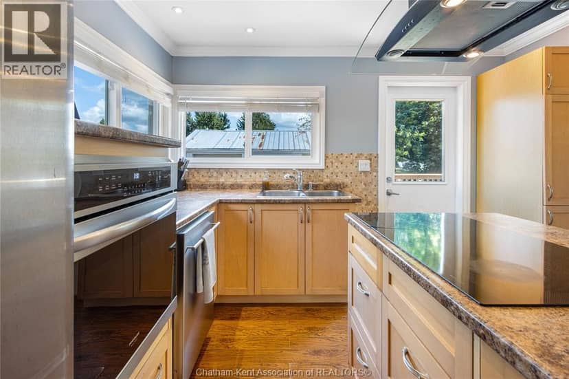 310 MCNAUGHTON AVENUE East — photo 11 of 40