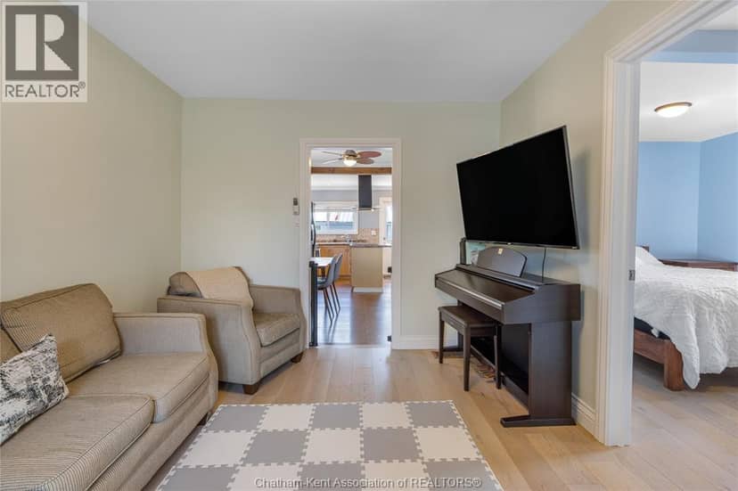 310 MCNAUGHTON AVENUE East — photo 8 of 40