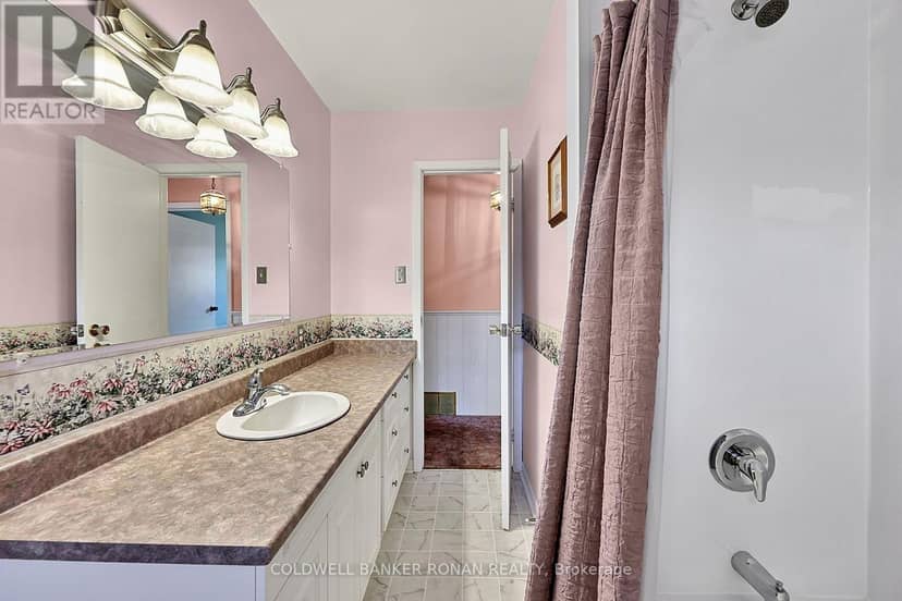 43 Alexander Street — photo 17 of 40