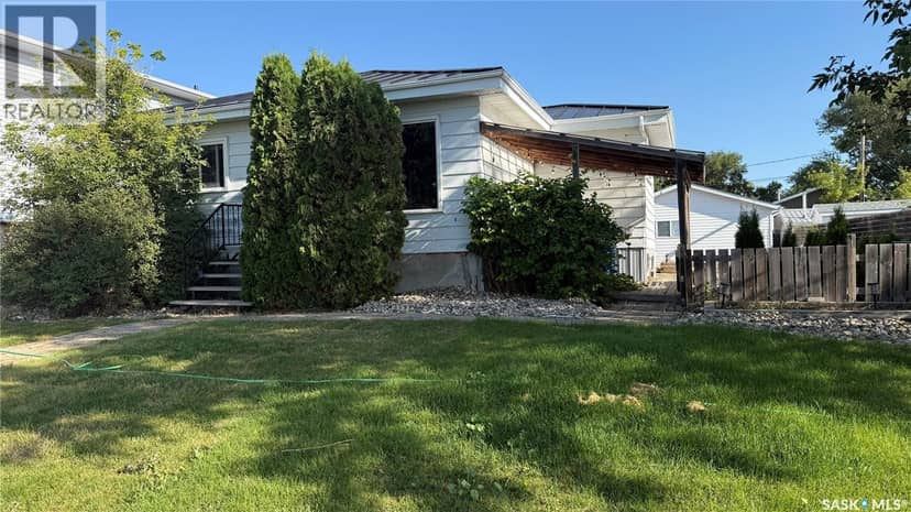 108 Front STREET N, Pense, photo 2