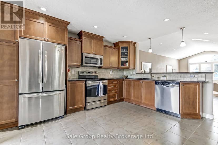 402 Fairway Road — photo 8 of 24