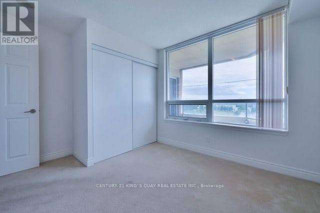 572 - 23 Cox Boulevard — photo 8 of 18