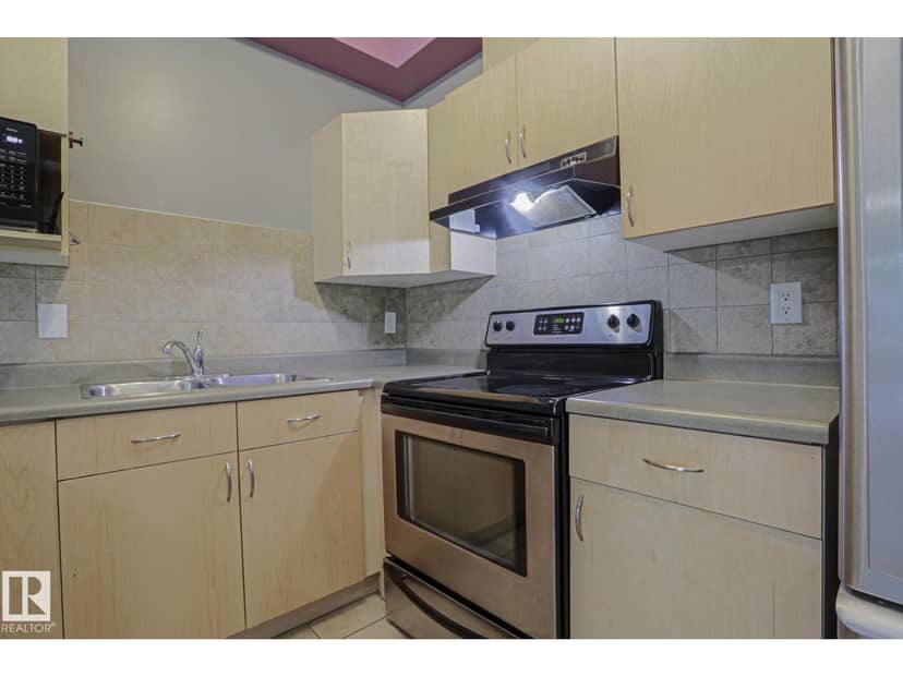 #101 10118 95 ST NW NW — photo 11 of 24
