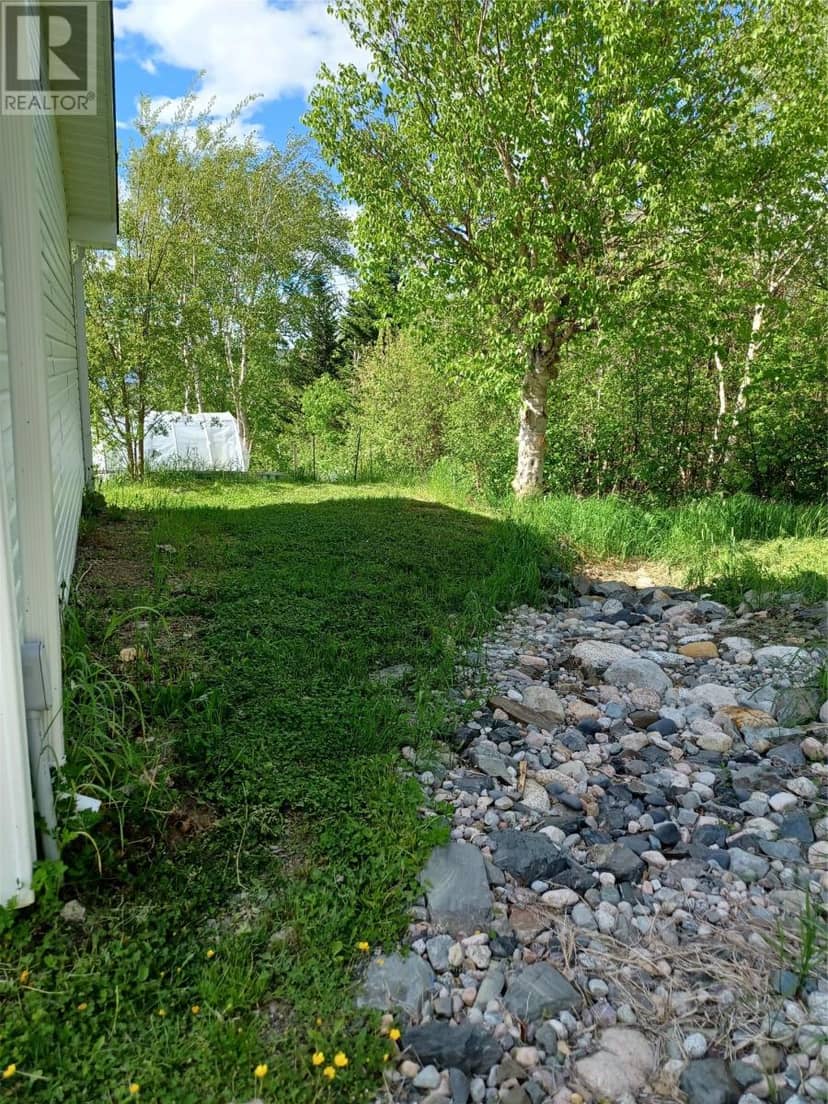124 Riverside Road E — photo 31 of 36