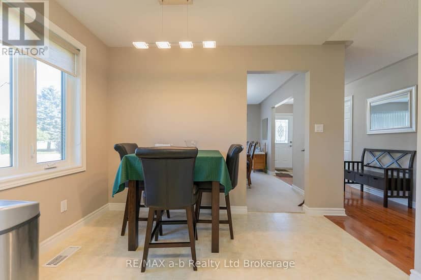 23 Armstrong Drive — photo 10 of 38