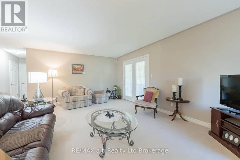 23 Armstrong Drive — photo 13 of 38