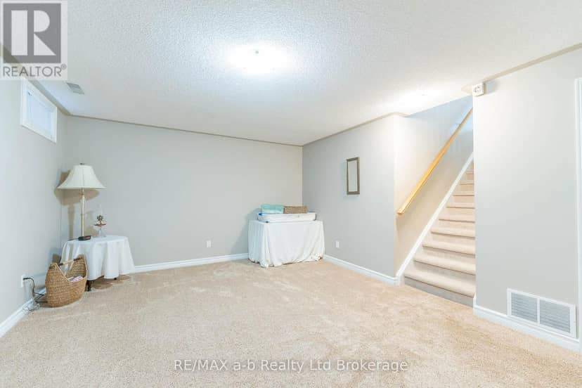 23 Armstrong Drive — photo 27 of 38