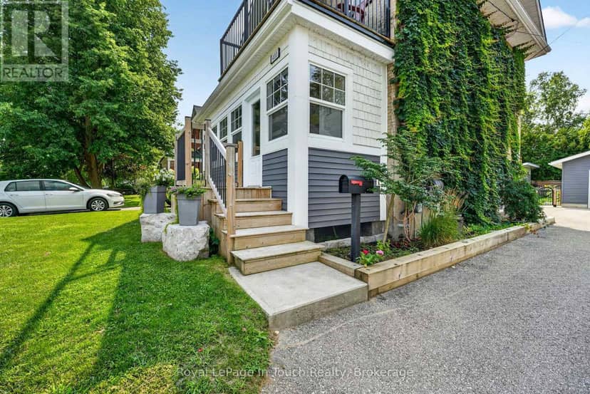 400 Russell Street — photo 3 of 40
