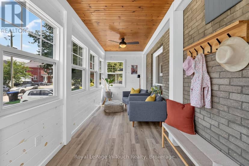 400 Russell Street — photo 5 of 40