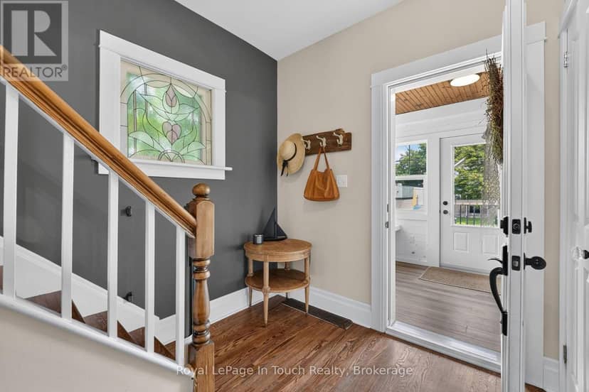 400 Russell Street — photo 7 of 40