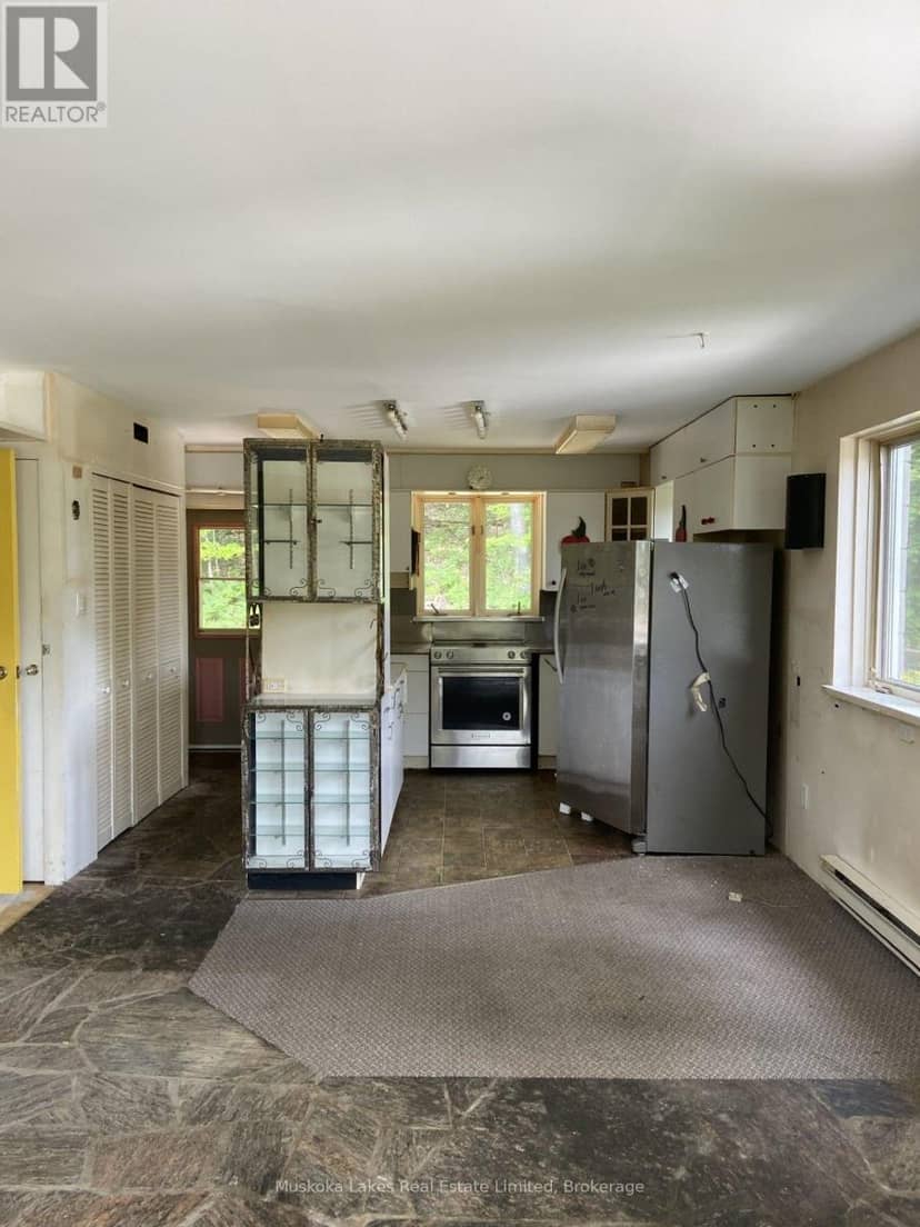 21 Ferndale Road — photo 6 of 13