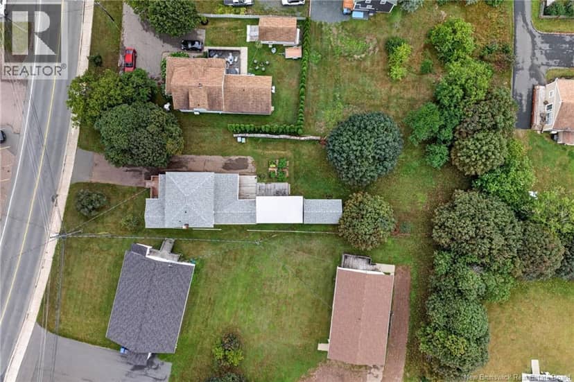 3483 Dr Victor LeBlanc — photo 3 of 40