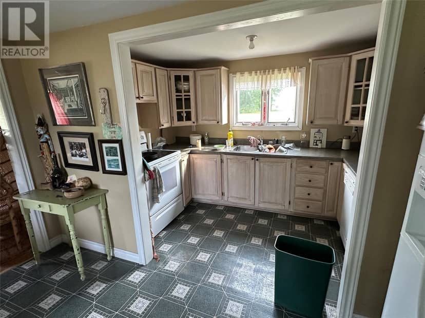 32 Marsh Road — photo 10 of 30