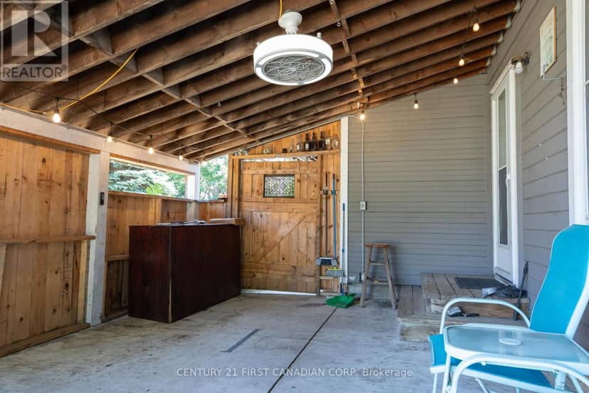 157 Adelaide Street — photo 21 of 25