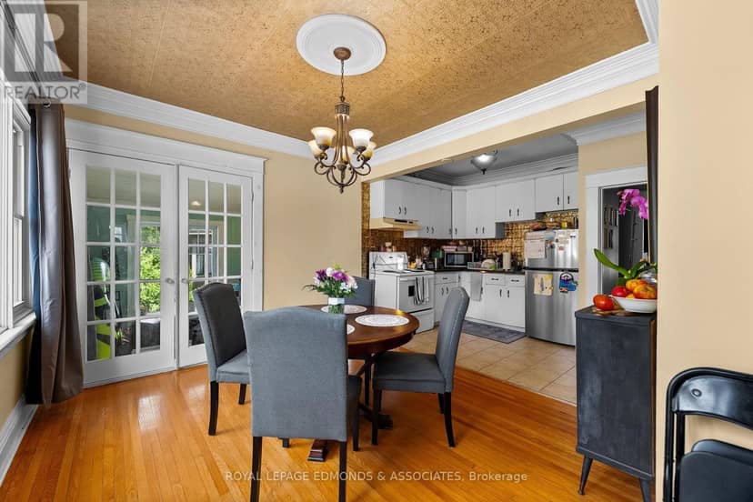 403 Mackay Street — photo 10 of 24