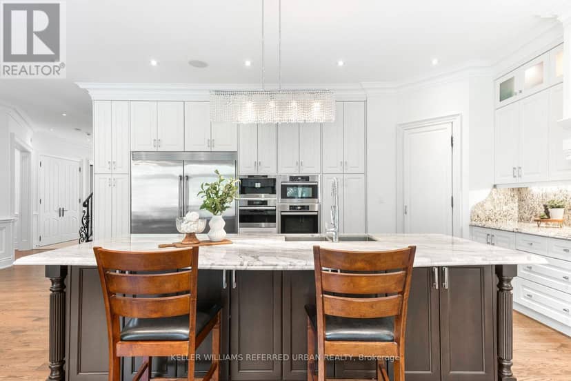 14 Tremont Crescent — photo 18 of 40
