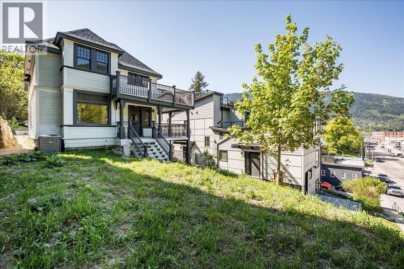 922 FRONT Street, Nelson