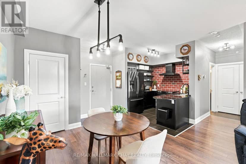 207 - 5 Greenwich Street — photo 12 of 39