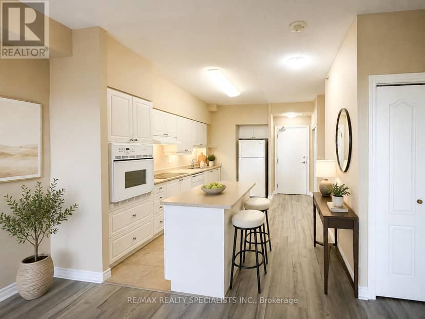1007 - 810 Scollard Court — photo 10 of 36