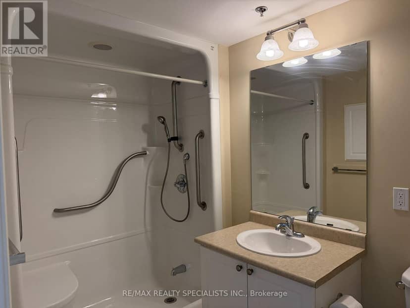 1007 - 810 Scollard Court — photo 20 of 36