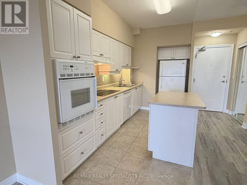 1007 - 810 Scollard Court, Mississauga, photo 3