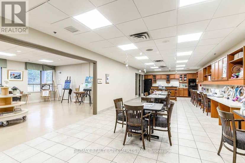 1007 - 810 Scollard Court — photo 32 of 36