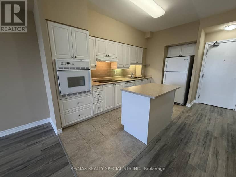 1007 - 810 Scollard Court, Mississauga, photo 5