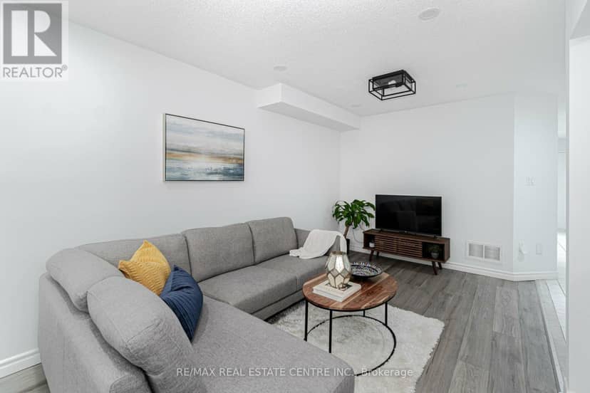 45 - 1591 South Parade Court — photo 8 of 36