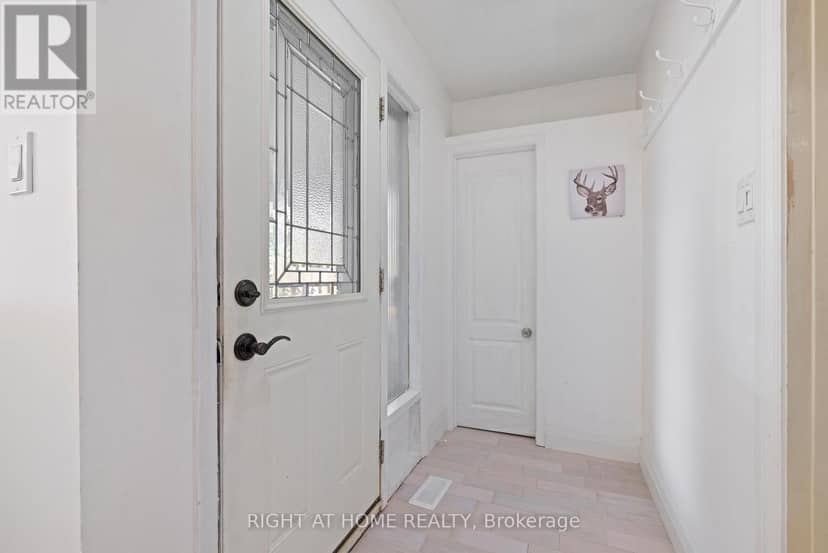1147 Saturnia Crescent — photo 3 of 24