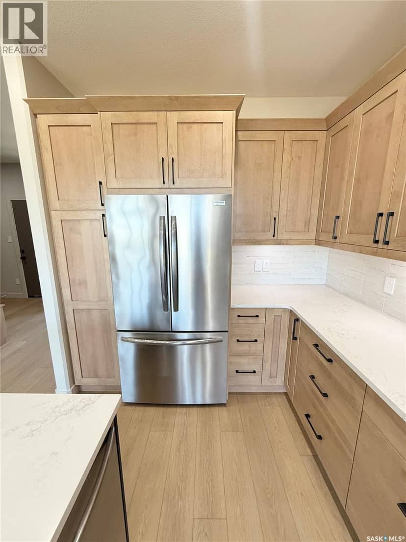 161 Delaet DRIVE — photo 11 of 37