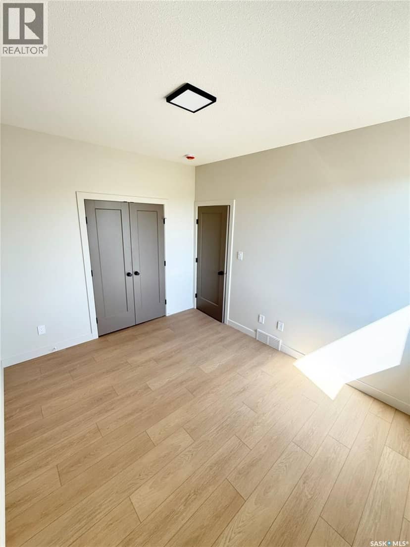 161 Delaet DRIVE — photo 25 of 37
