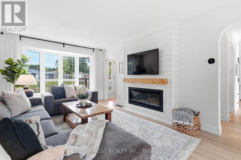 3629 Catherine Street — photo 9 of 40