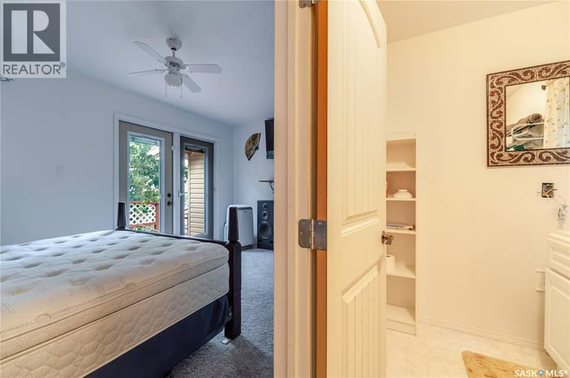 547 Douglas DRIVE — photo 18 of 26