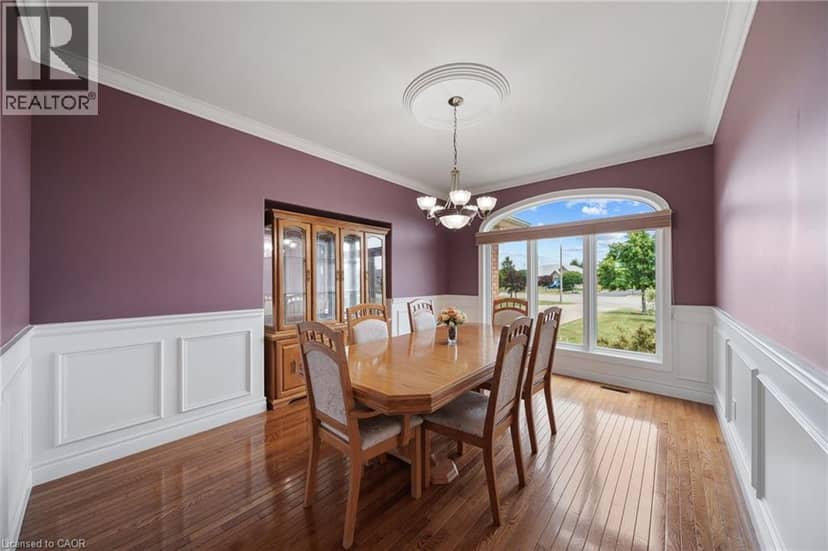18 FEATHERSTONE Avenue — photo 6 of 40