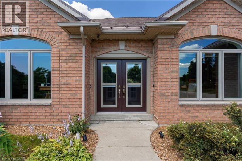18 FEATHERSTONE Avenue — photo 4 of 40