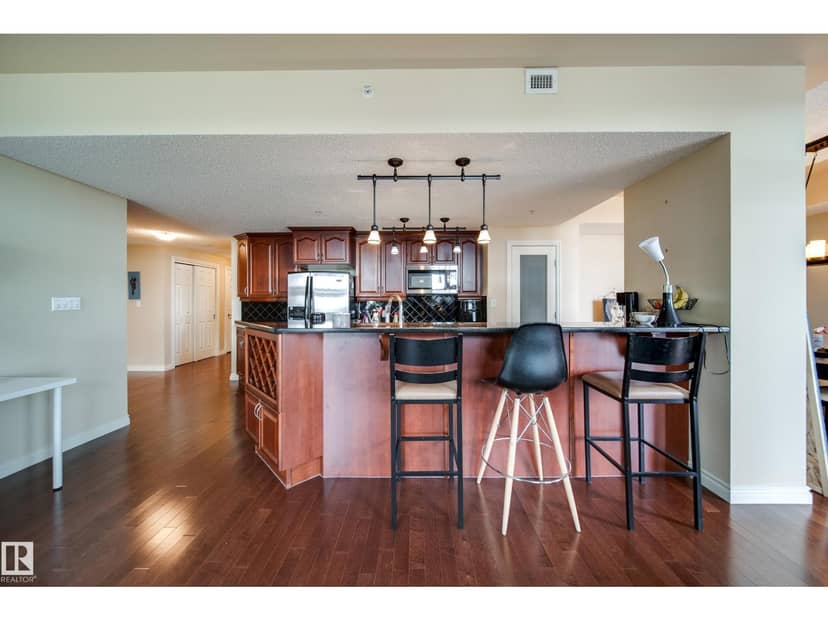 #1301 9020 Jasper Av NW, Edmonton, photo 4