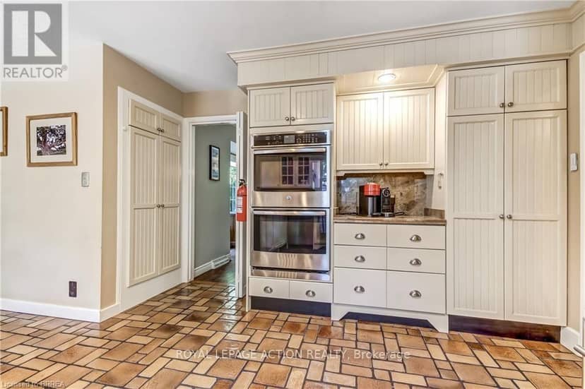 19 Oakley Road — photo 15 of 40