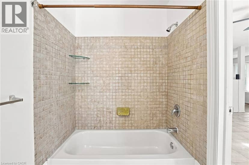 24 HILL Street — photo 15 of 40