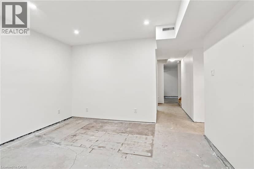 24 HILL Street — photo 36 of 40