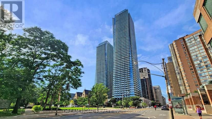 709 - 1080 Bay Street — photo 1 of 31