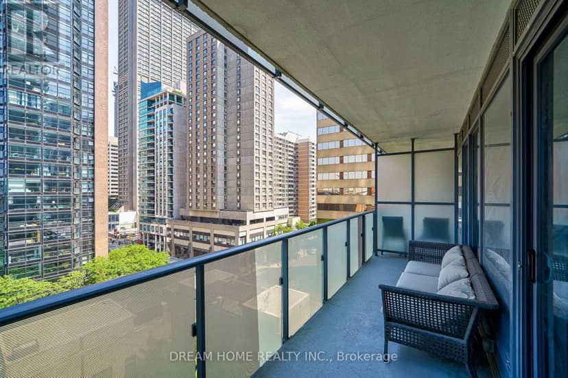 709 - 1080 Bay Street — photo 22 of 31
