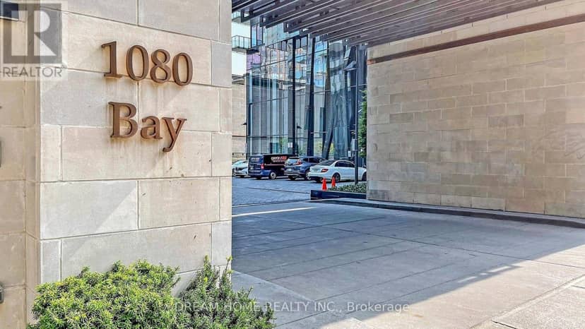 709 - 1080 Bay Street — photo 3 of 31