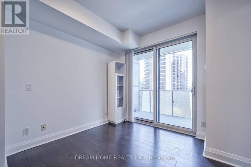 709 - 1080 Bay Street — photo 9 of 31