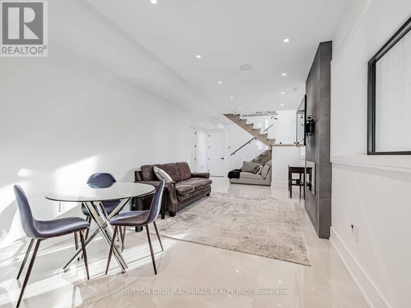 16 Sanderson Crescent — photo 33 of 40
