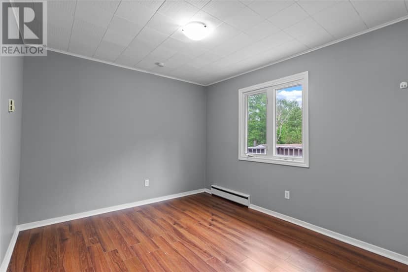 6 Riverview Avenue — photo 11 of 33