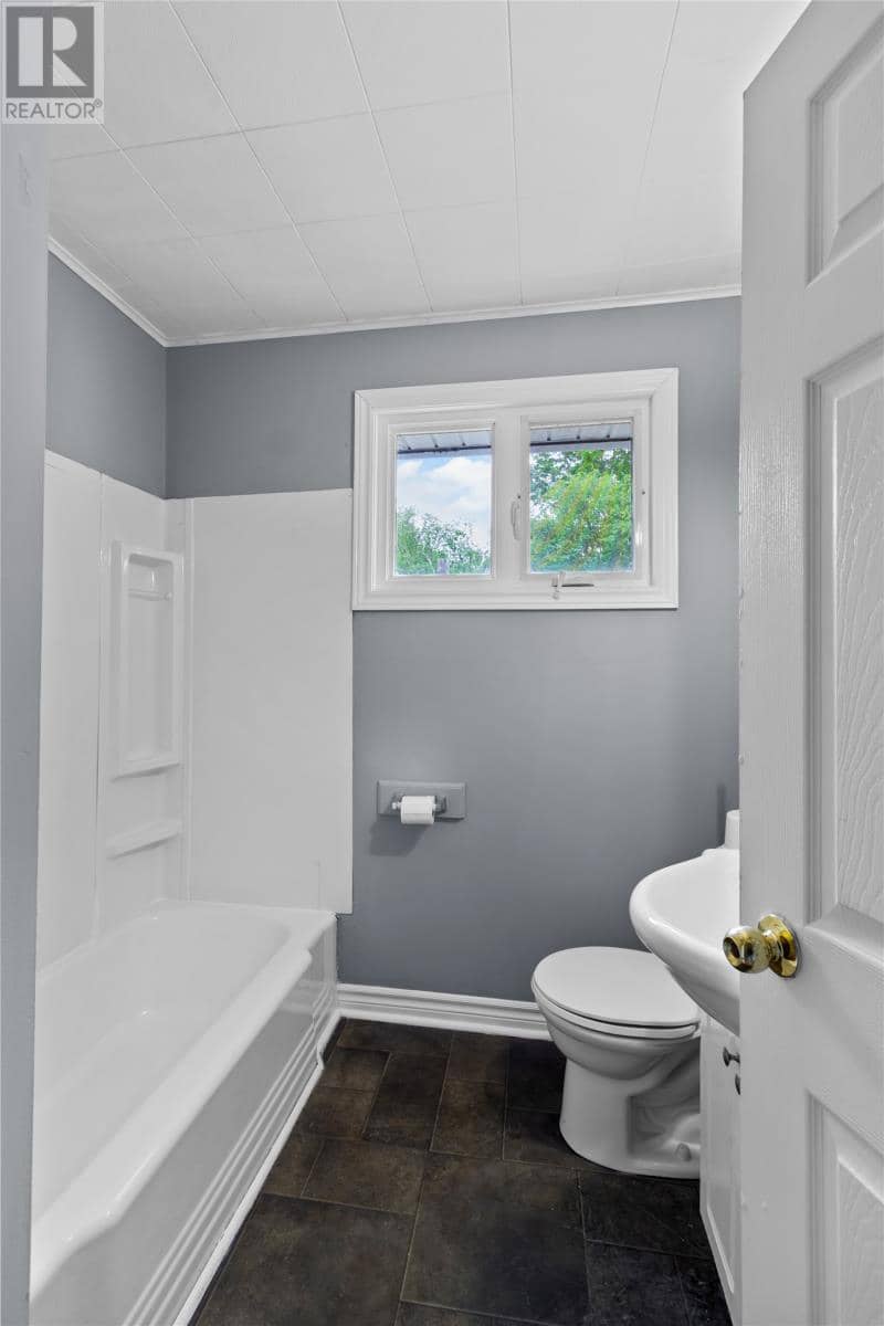 6 Riverview Avenue — photo 14 of 33