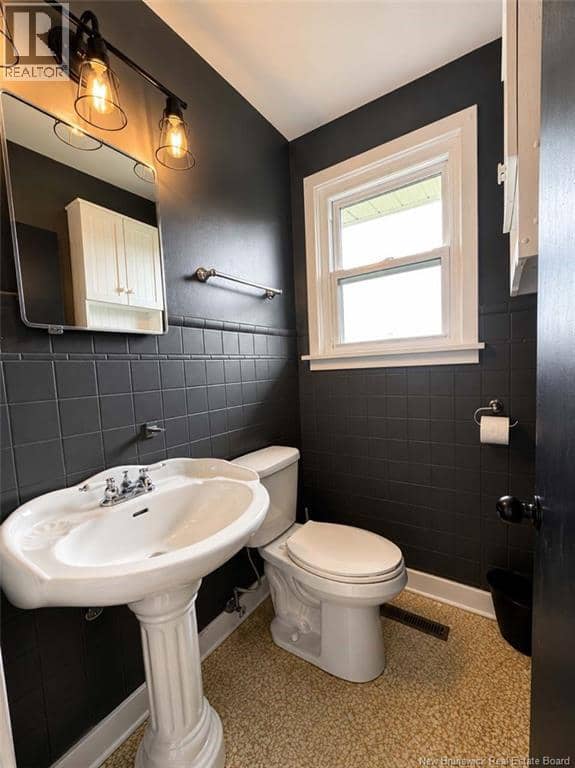 512 Riverview Street — photo 9 of 30