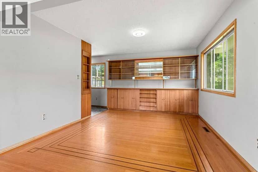 5307 48 Avenue — photo 9 of 39