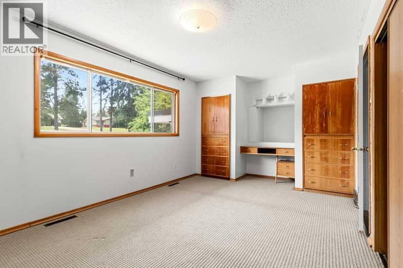 5307 48 Avenue — photo 14 of 39